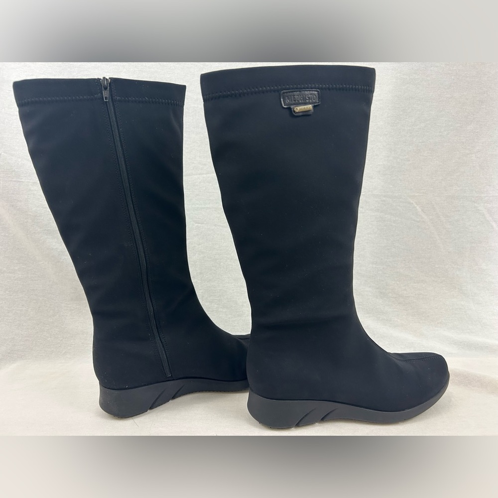 Women’s Mephisto boots. NOTE: size says 9, but feel closer to 8.